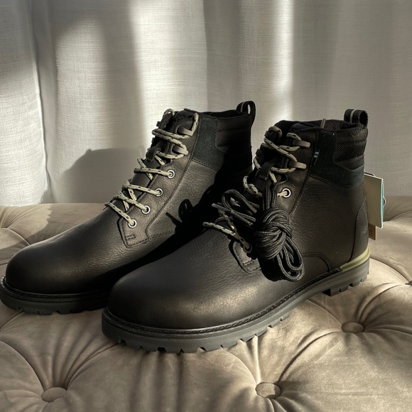 TOMS Boots - Picture 6 of 11